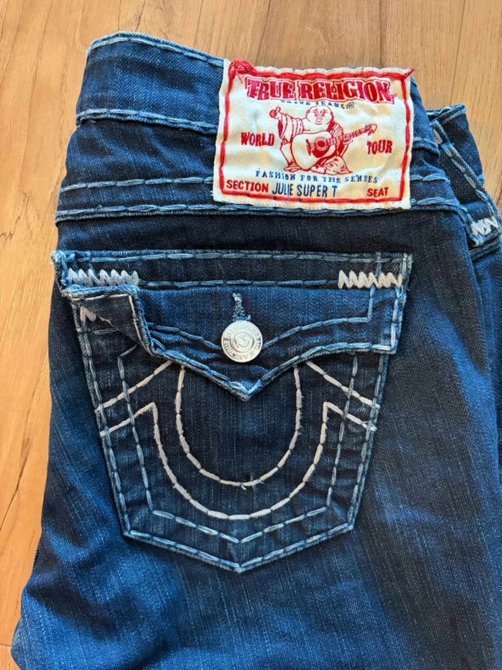 True Religion Women's Indigo Skinny Jeans with Signature Back Pocket - Picture 2 of 9